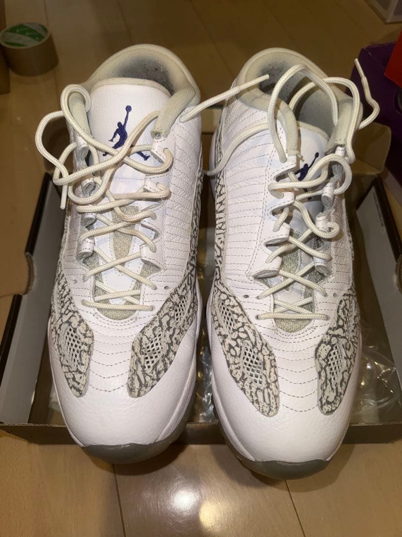 ジョーダン 11 レトロ　ロー