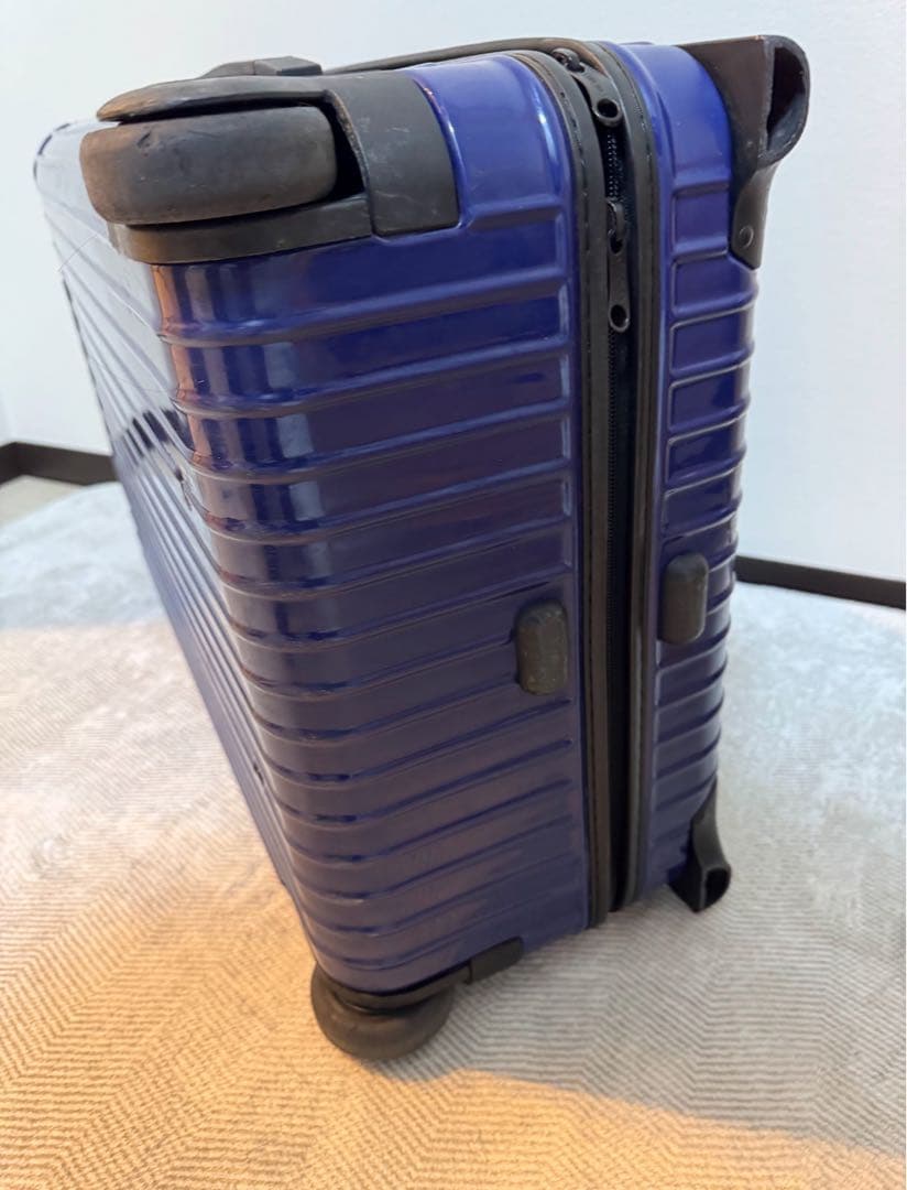 【RIMOWA】　高級ブランド 人気カラー　ネイビー キャリーケース