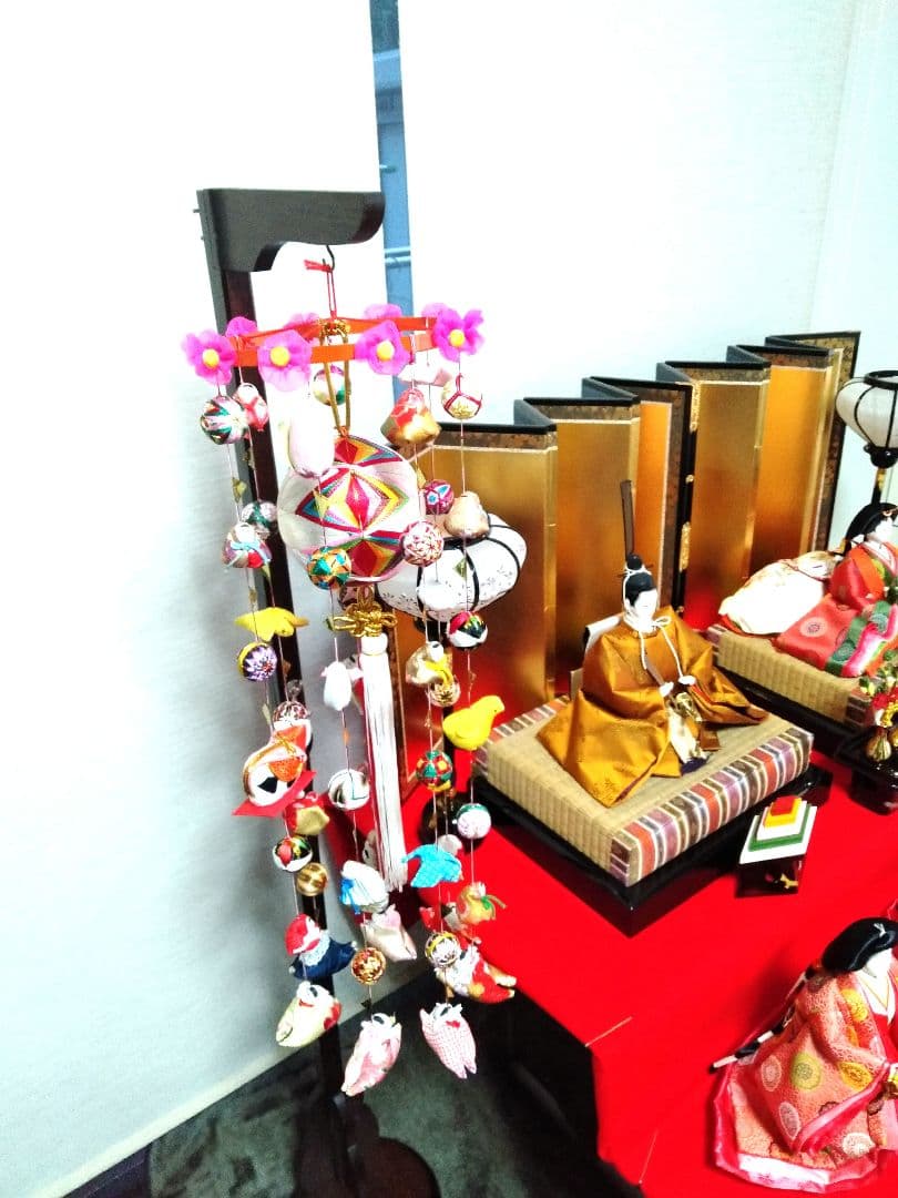 豪華吊るし雛、全長125ｃｍ、7連、台付