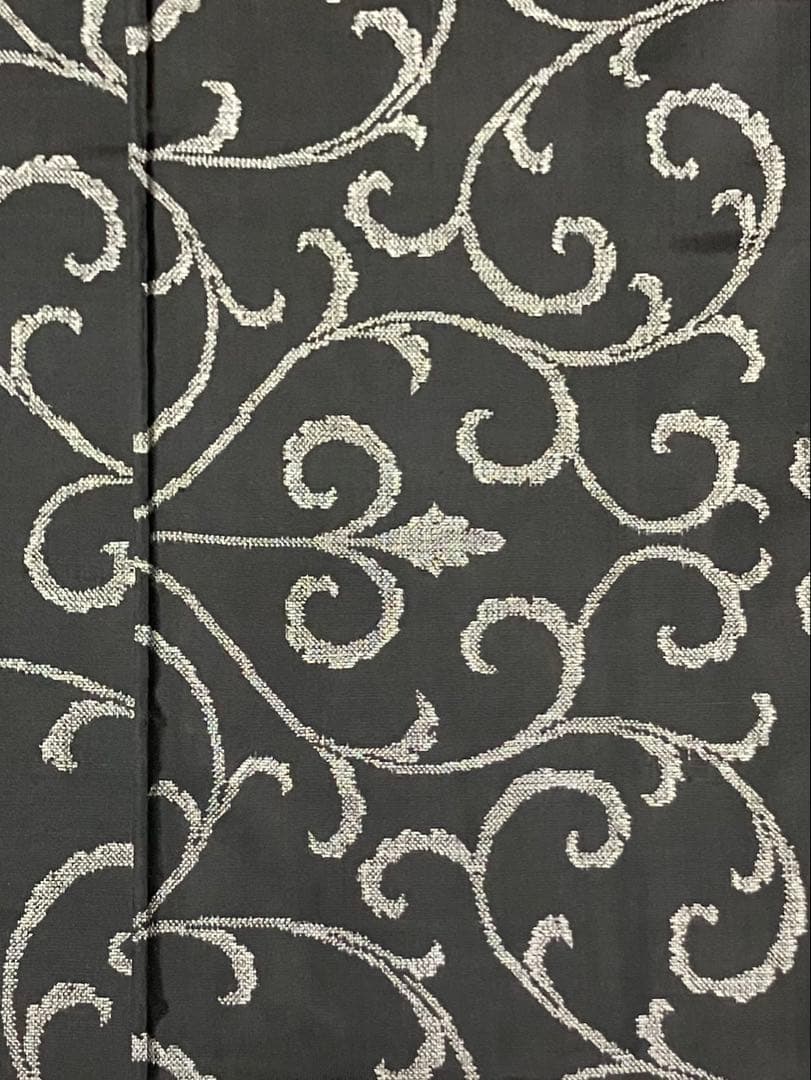 本場大島紬 地空き 経緯絣 9マルキ 小紋 正絹 欧風唐草 イ6686 - メルカリ