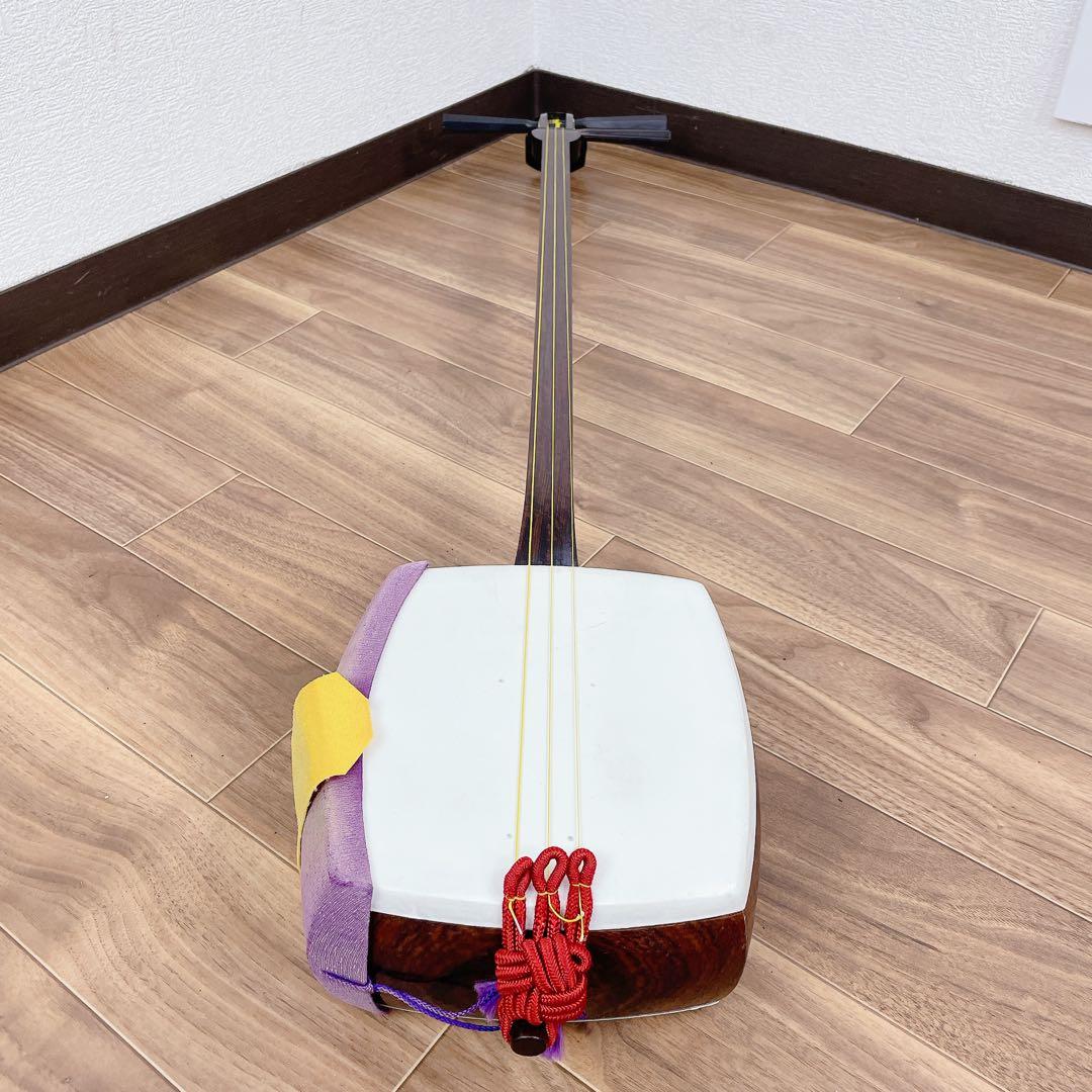 三味線 細棹 トチ紅木 犬皮 丸打胴 和楽器　一本溝