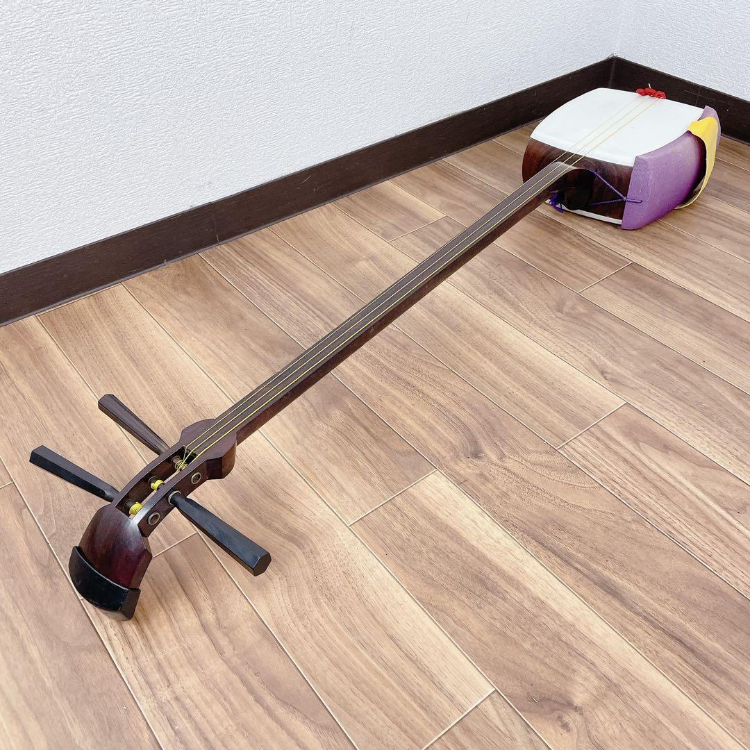 三味線 細棹 トチ紅木 犬皮 丸打胴 和楽器　一本溝