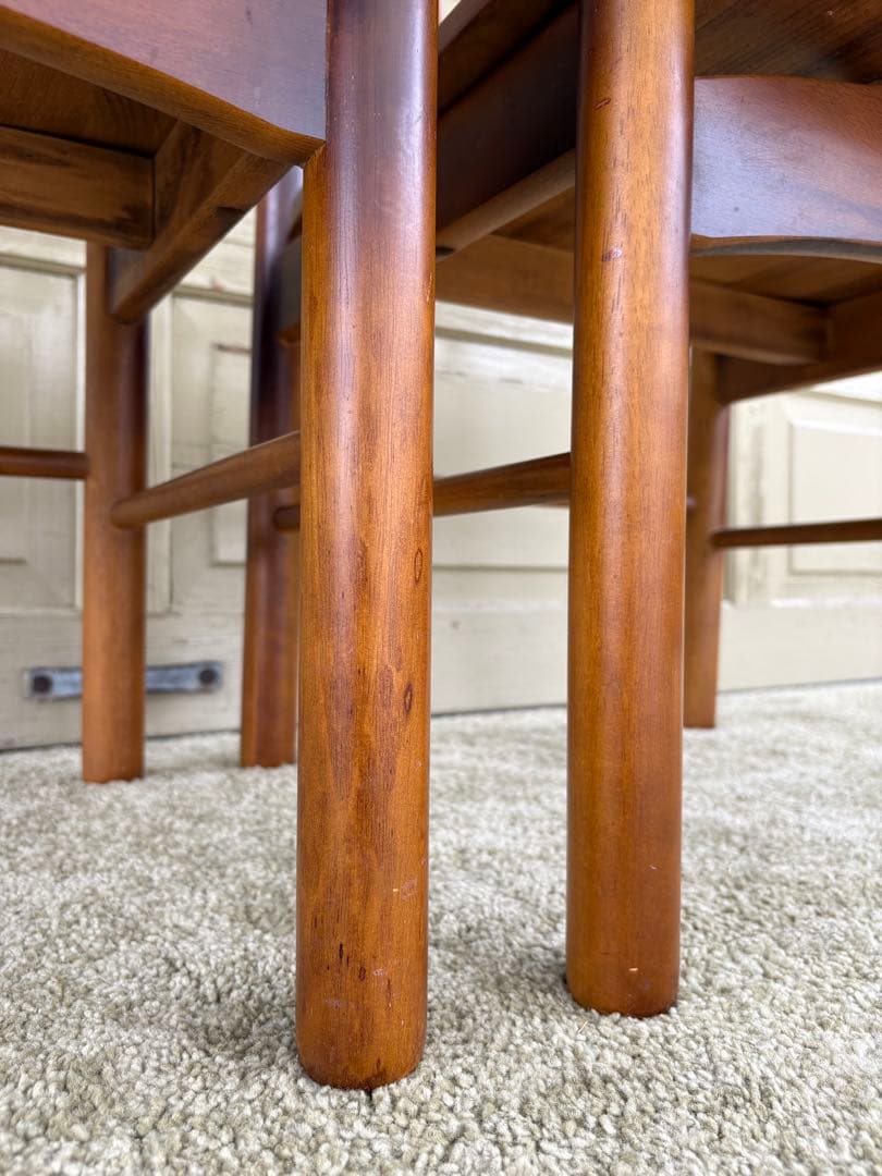 ① カリモク コロニアル ダイニングチェア 2脚セット 806039 馬車刻印