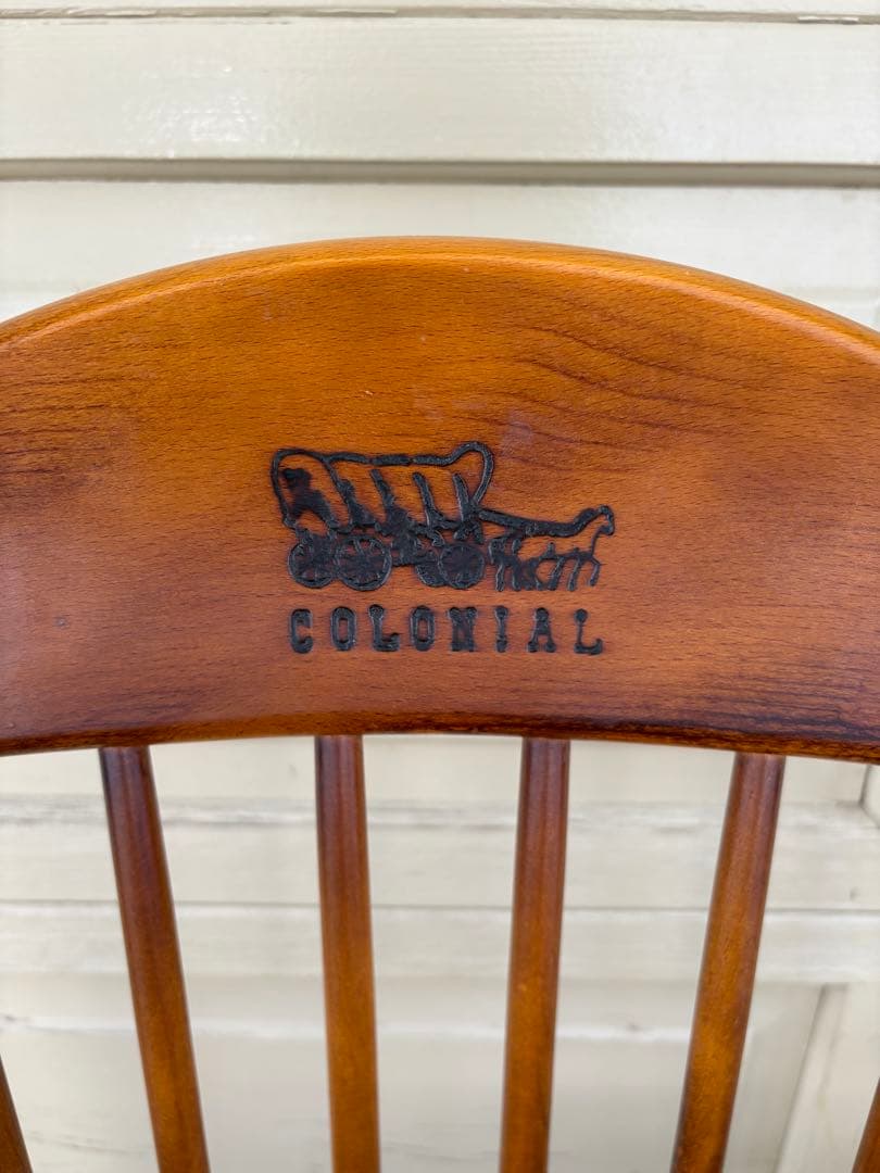 ① カリモク コロニアル ダイニングチェア 2脚セット 806039 馬車刻印