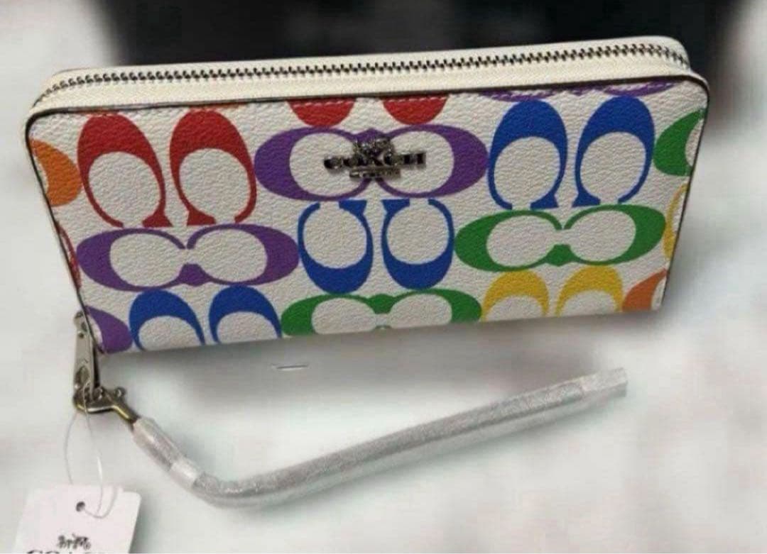 COACH長財布レインボーマルチカラーシグネチャーホワイト.ストラップ付.新品