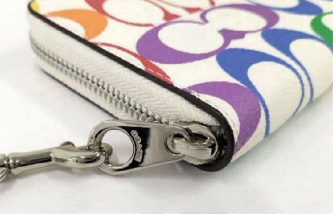 COACH長財布レインボーマルチカラーシグネチャーホワイト.ストラップ付.新品