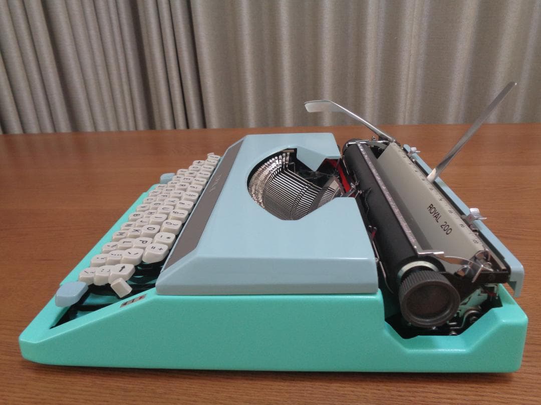 完動品　 200　ロイヤルタイプライター　パステルカラー