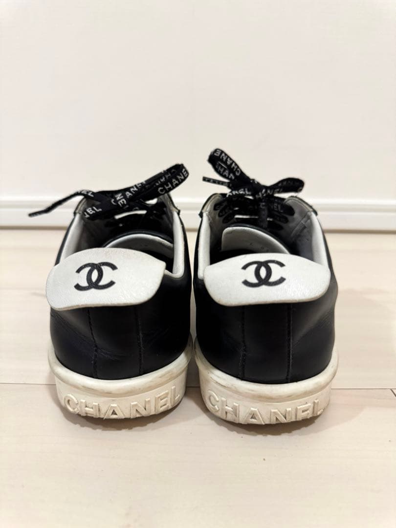 シャネル CHANEL スニーカー ココマーク 紐ロゴ ブラック39 - メルカリ