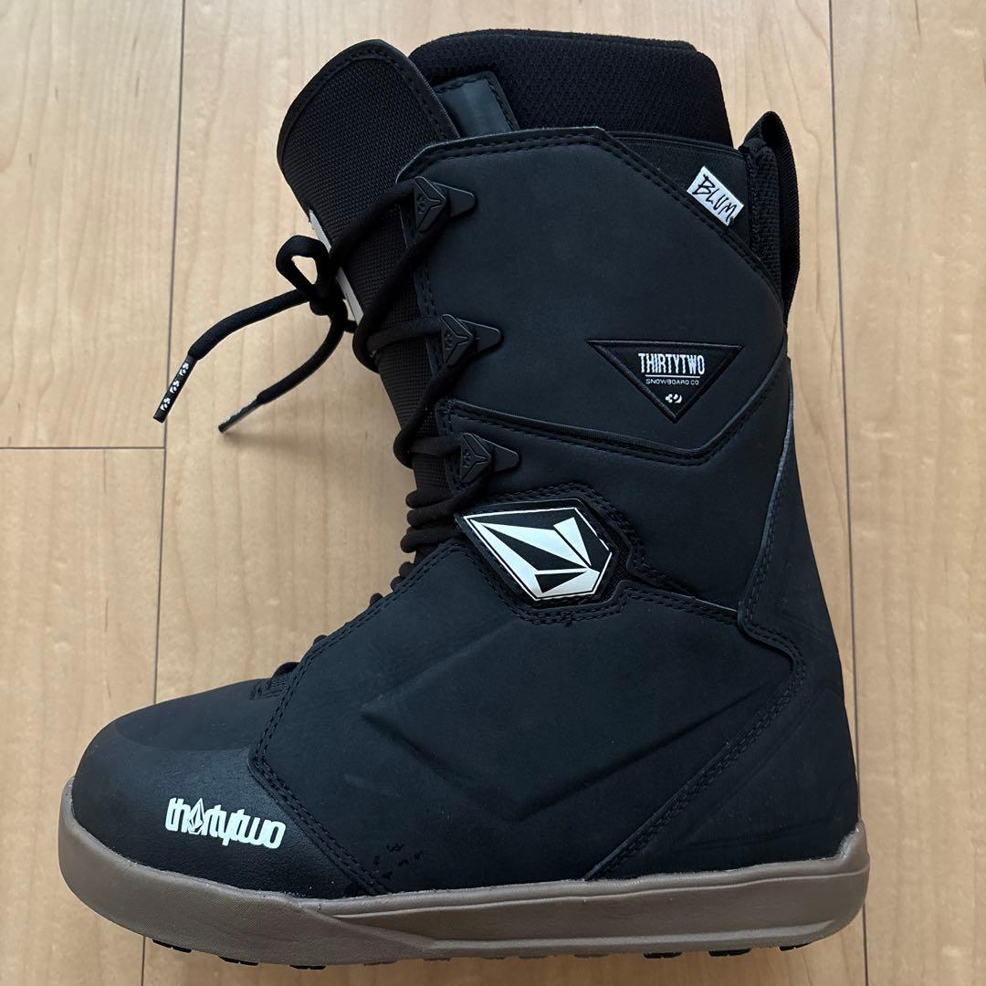 スノーボード THIRTYTWO LASHED X VOLCOM 25.5cm 24-25