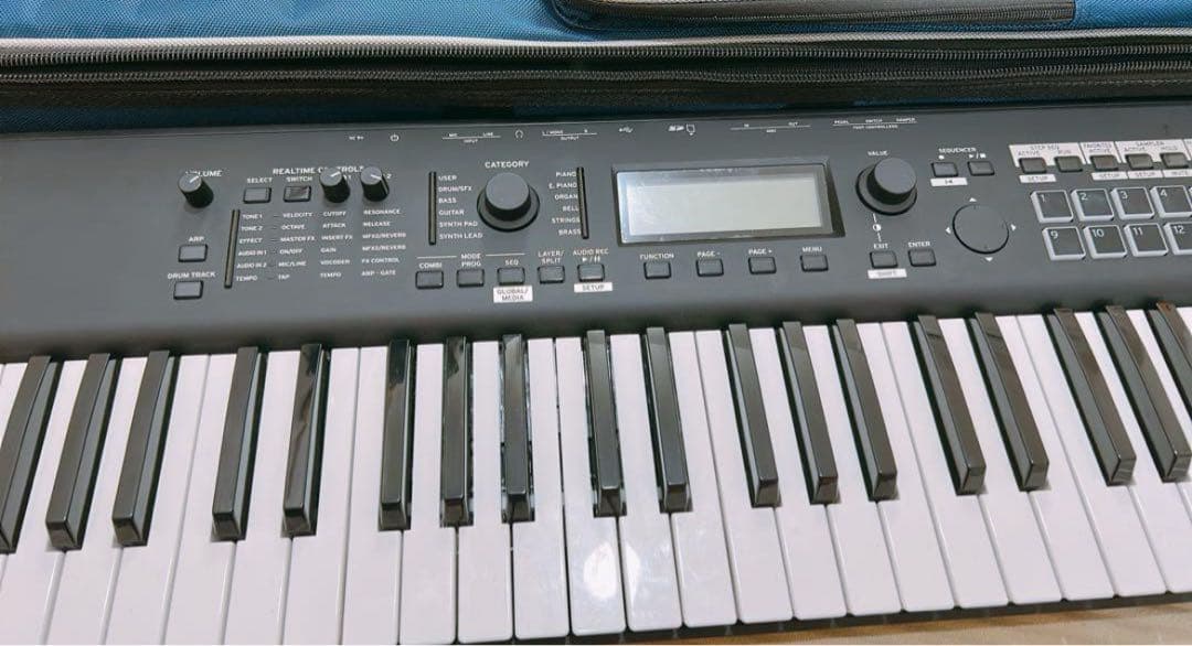 KORG KROSS2-61 シンセサイザー 専用ケース付き