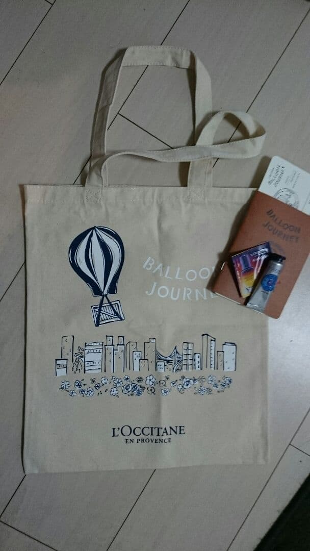 非売品‼ 限定ロクシタン♥ A4エコバッグ シアハンドクリーム、オマケ付き