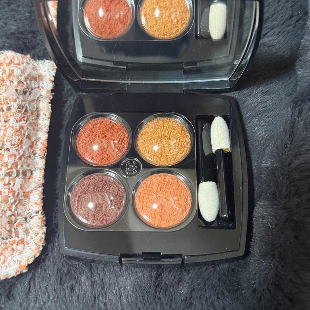 CHANEL LES 4 OMBRES TWEED 7002 アイシャドウ