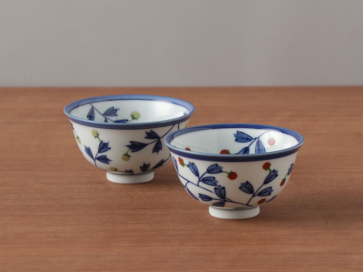 源右衛門 青と赤の花柄と傘柄 飯碗 源右衛門 青と赤の花柄と傘柄 飯碗