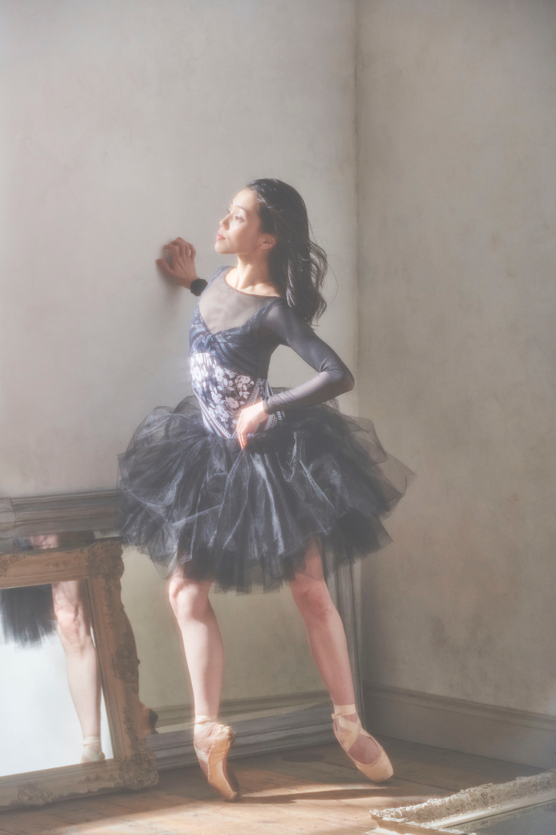 stina / type L long ribbon / cross black