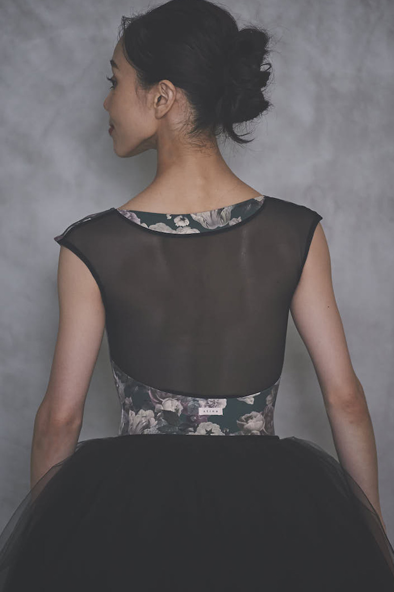 stina / type zero butterfly / authentic moss green