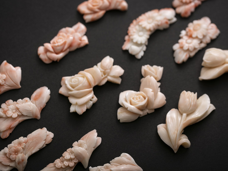 高知の珊瑚ブローチ大 薔薇A -【当店限定】すべて1点もの、高知から