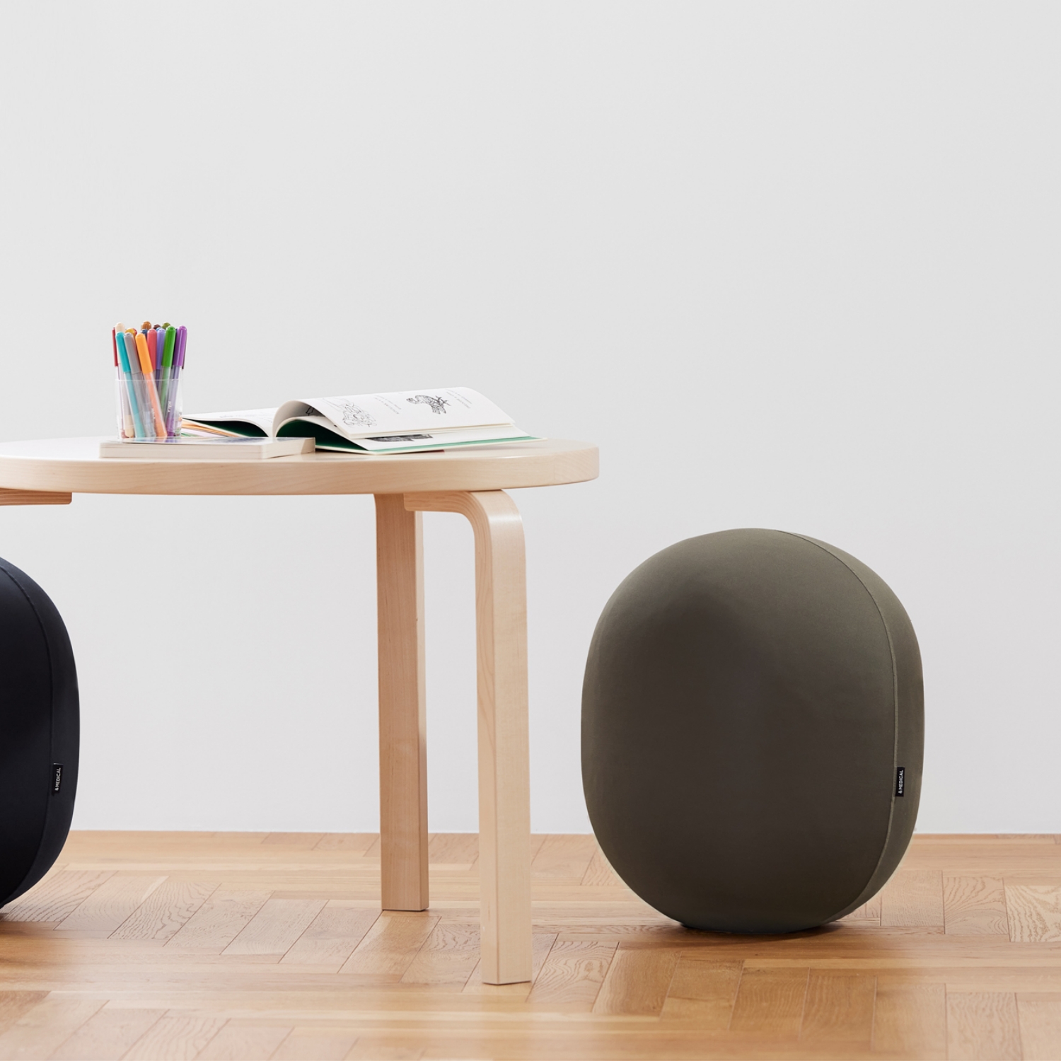 ＆MEDICAL/MALLOW オーバルバランスボール ミニ スタンダード -小柄な