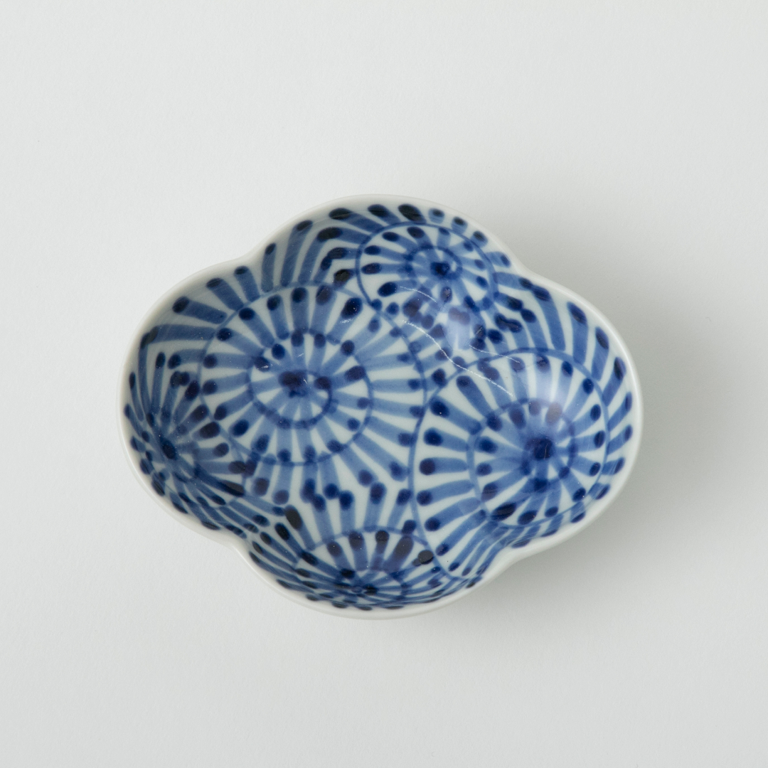 皓洋窯 木瓜小付 たこ唐草 -吉祥紋でハレの日にも使える、木瓜型の染付