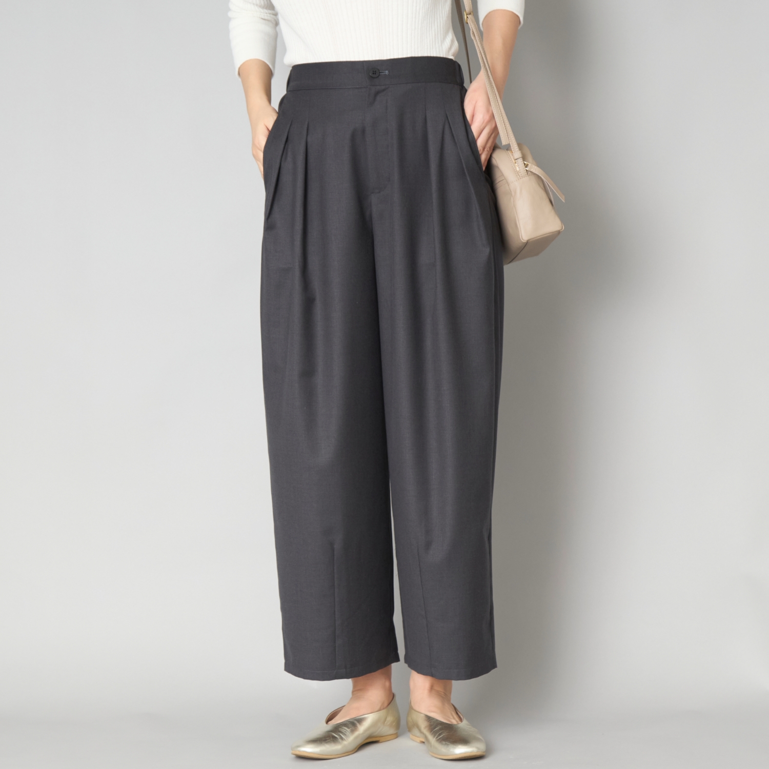 FILUM/インタックコクーンスラックスパンツ -ワイドシルエットなのに