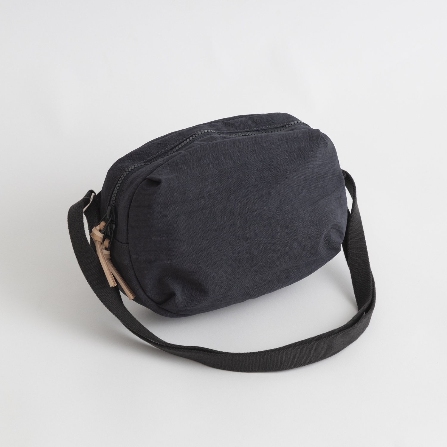 NIZYU KANO/FUKUI SIWAナイロンボディバッグS -ナイロンなのに天然素材