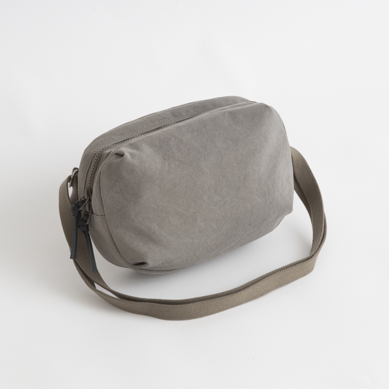 NIZYU KANO/FUKUI SIWAナイロンボディバッグS -ナイロンなのに天然素材