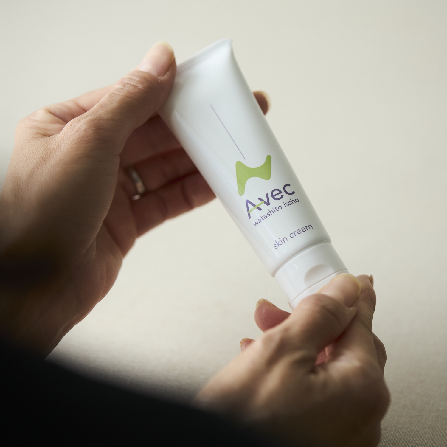 Avec/スキンクリーム -髪から足元まで使える、シンプル処方のマルチ