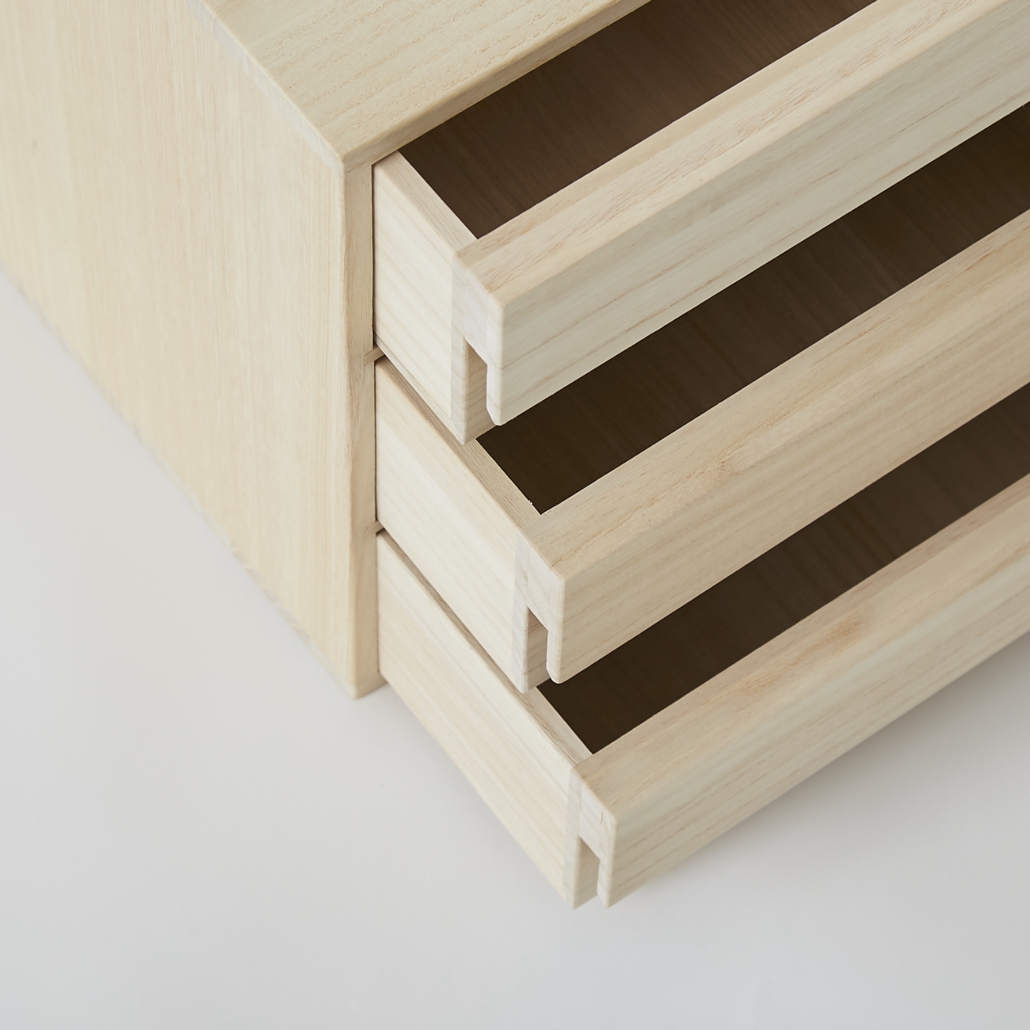 増田桐箱店/桐小物引き出し -自分仕様にカスタマイズできる、桐の収納