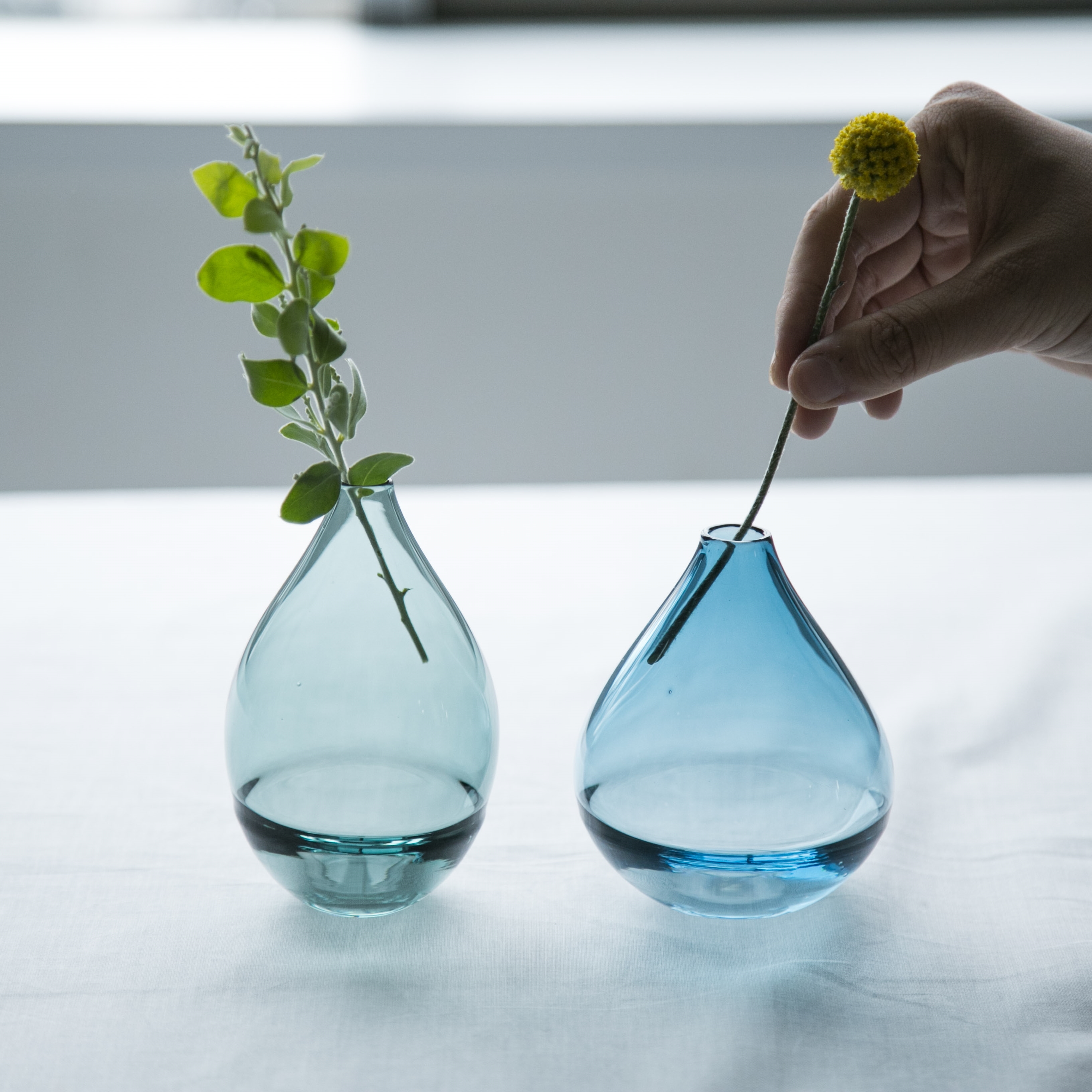 月雫 一輪挿し たて -雫のようなかたちに花を一輪さして - スタイルストア