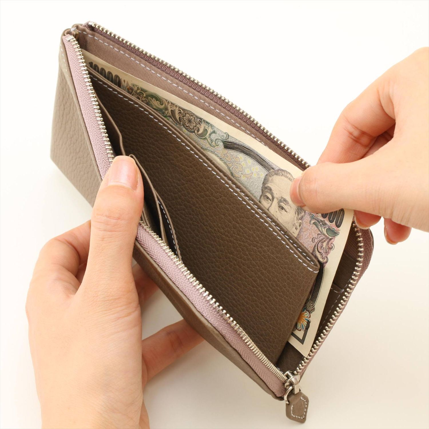 L字ファスナー長財布 -長財布なのにコンパクト。使いやすさにこだわっ