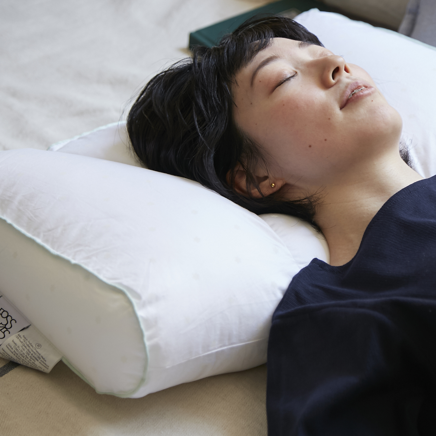 ノルディックスリープ/カイロプラクティックピロー カバー付き L -首に