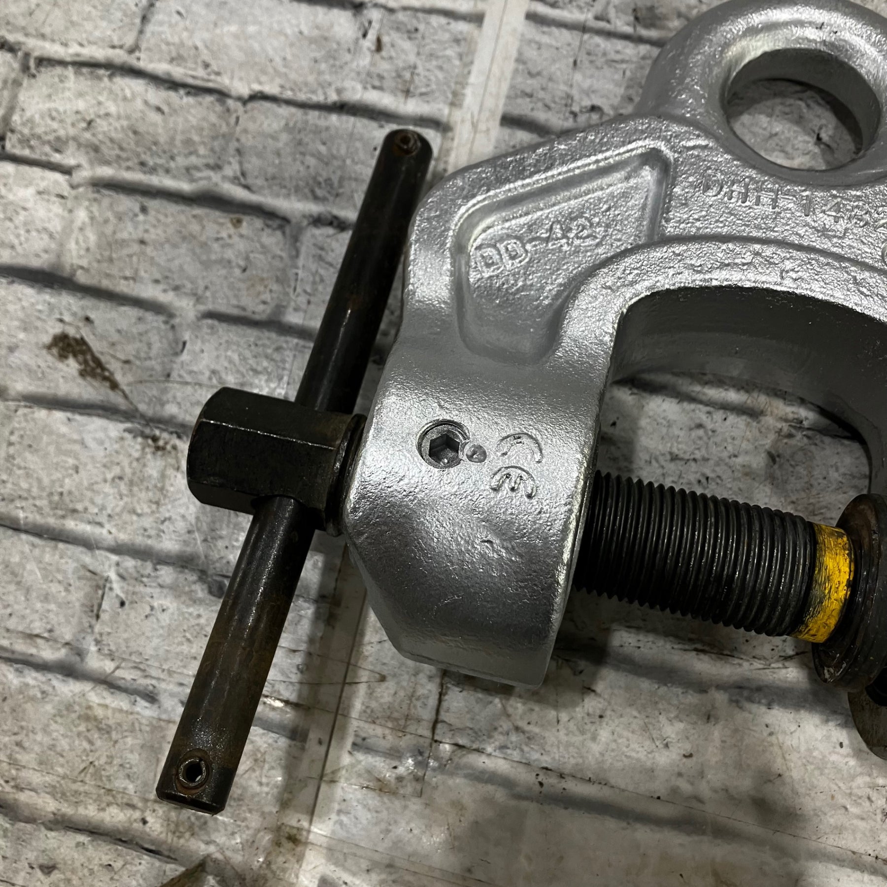 〇イーグルクランプ(今野製作所) ねじ式クランプ(全方向吊上げ) SBB-1t