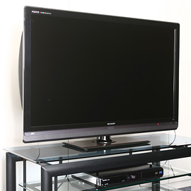 ユニークかつカジュアルな使い勝手 AQUOSブルーレイ「BD-HDW700」の