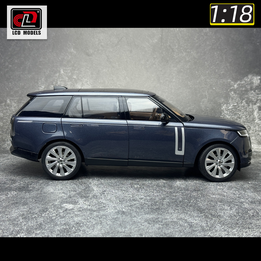 LCD 1/18 scale 2022 for Range Rover SV SUV Metal static decoration