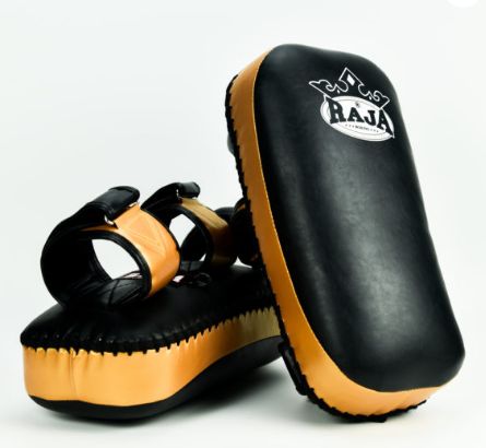 RAJA(ラジャ) キックミットの個人輸入代行通販 - Amazon muaythaiboxing