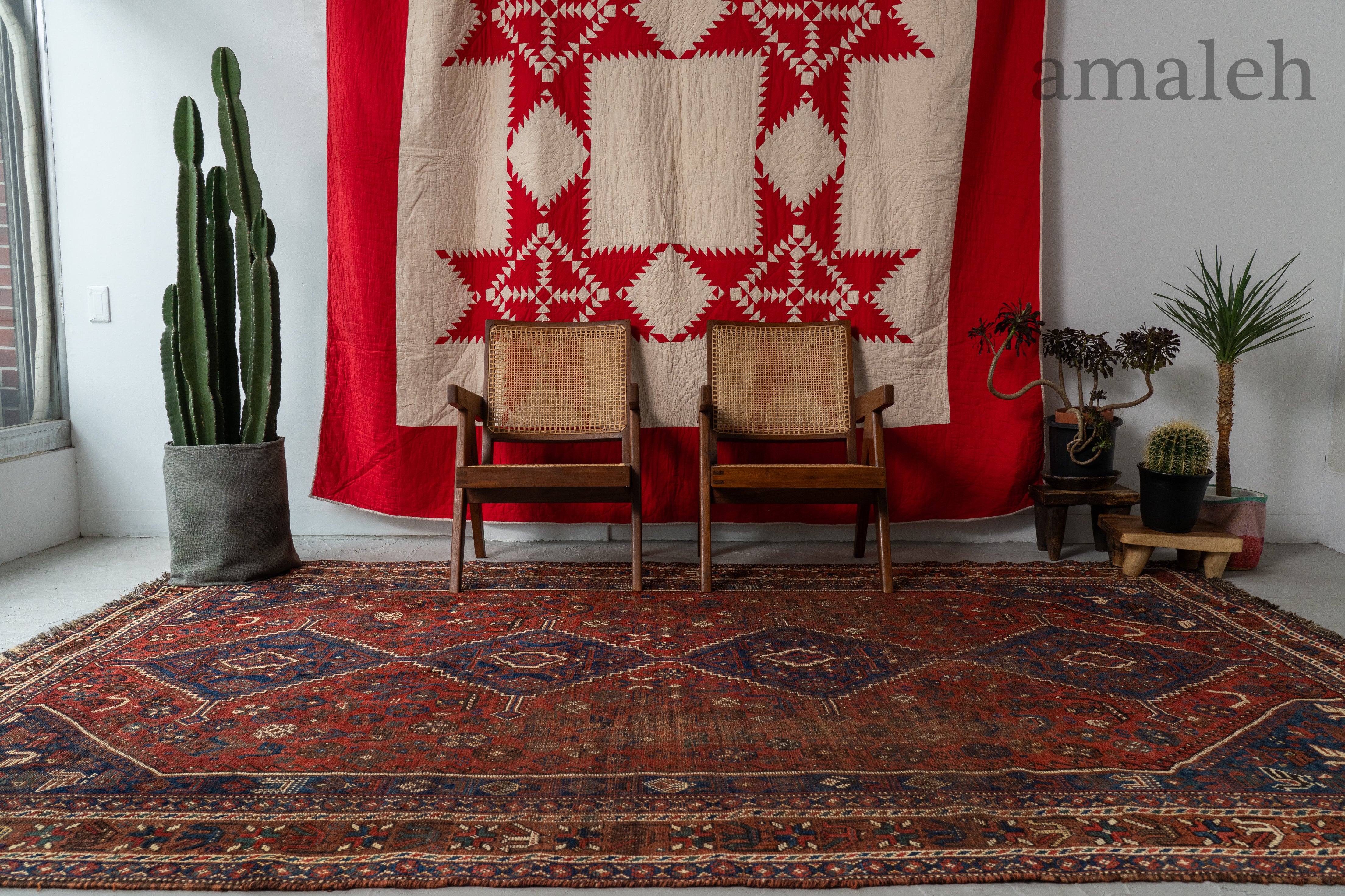 EXTRA LARGE SIZEのヴィンテージラグ・トライバルラグ・手織りの絨毯