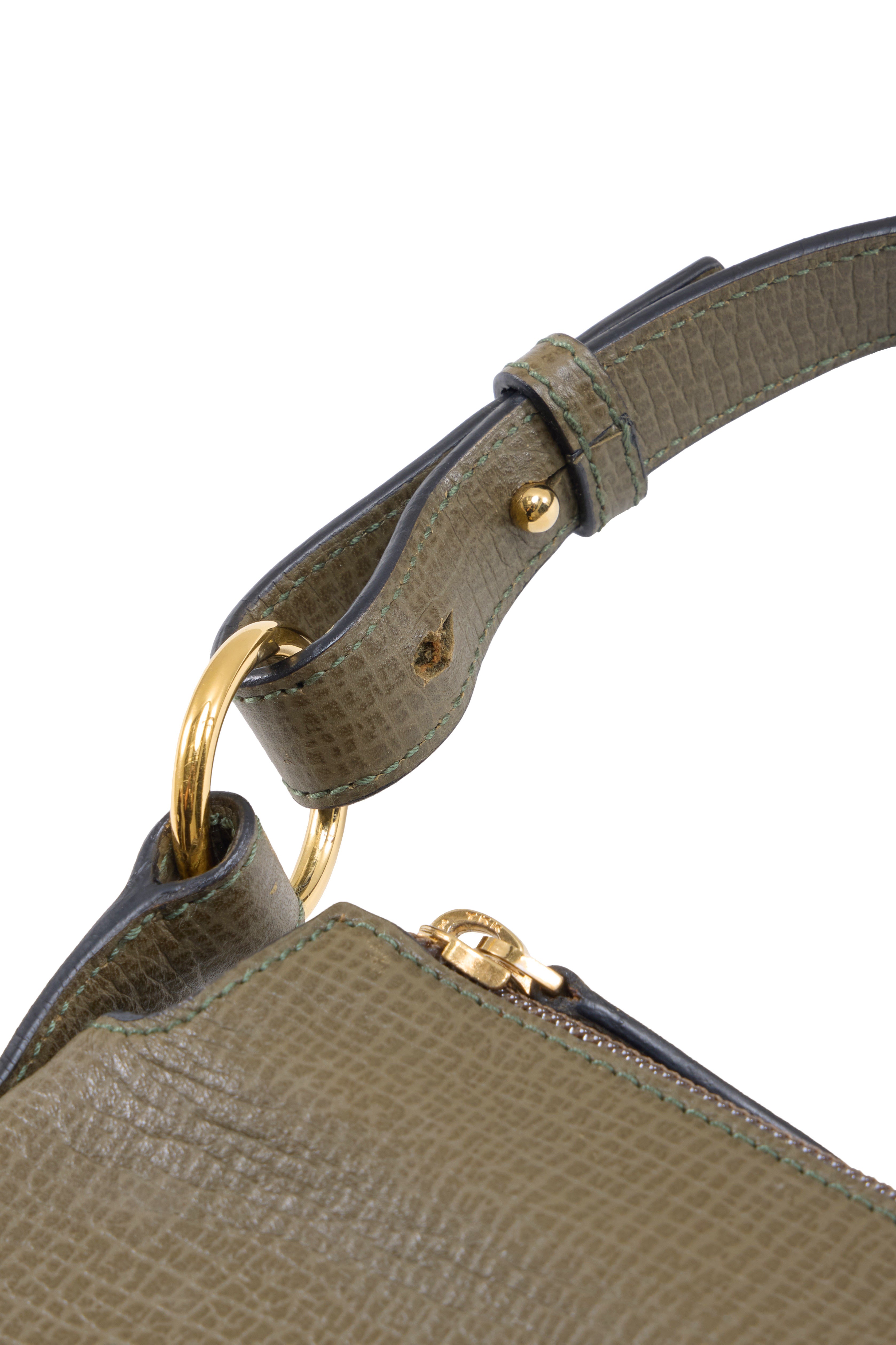 LOEWE ロゴ刻印ワンショルダーバッグ