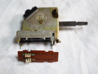 YAMAHA ﾌﾟﾘﾒｲﾝｱﾝﾌﾟ CA-X11 修理の様子