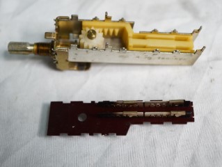 YAMAHA ﾌﾟﾘﾒｲﾝｱﾝﾌﾟ CA-X11 修理の様子