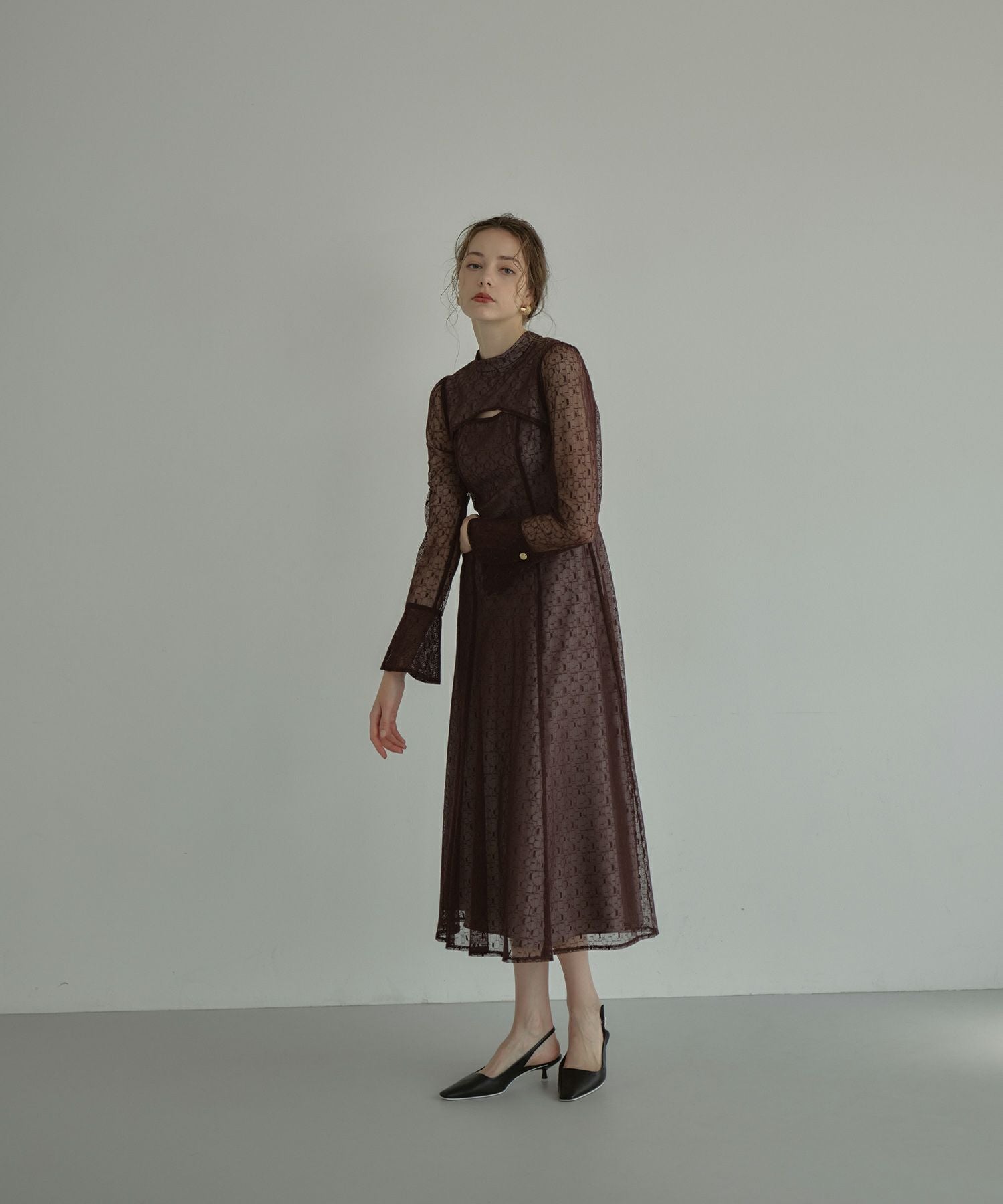 アンドレスド バックオープンジオメトリックドレス 結婚式 ドレス