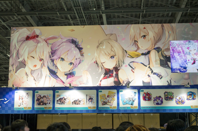 新作「アークナイツ」の痛車がカッコいい！ 「アズレン」Yostarブース