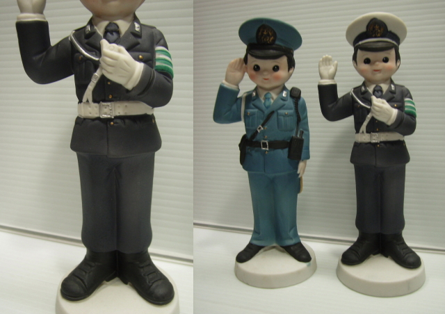 美品☆警察官 交通整理 陶器製 人形 18．2cm 当時物 企業物