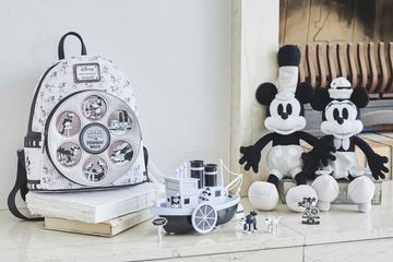 ディズニー、コーチとコラボした創立100周年コレクション - トラベル Watch