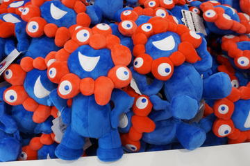 サマンサタバサ×ミャクミャクチャーム、関西や羽田空港の店舗で販売