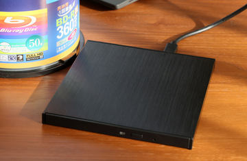 東芝、時短の全録レコーダ「レグザタイムシフトマシン」に3TB。実売12