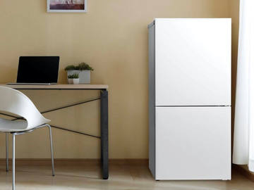 無印良品、一人暮らし向けの真っ白でシンプルな2ドア冷蔵庫 - 家電 Watch
