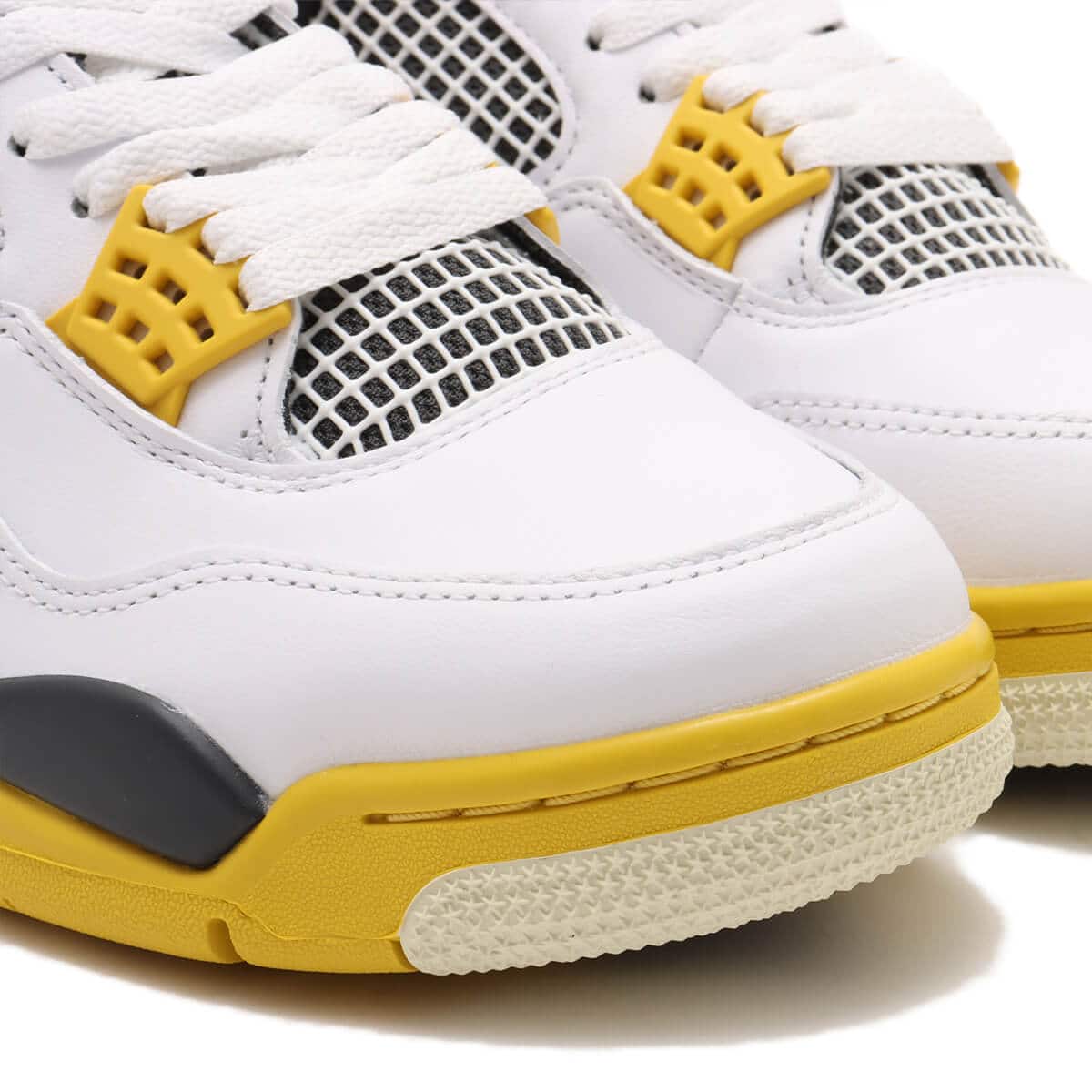 JORDAN BRAND WMNS AIR JORDAN 4 RETRO WHITE/COCONUT MILK-VIVID