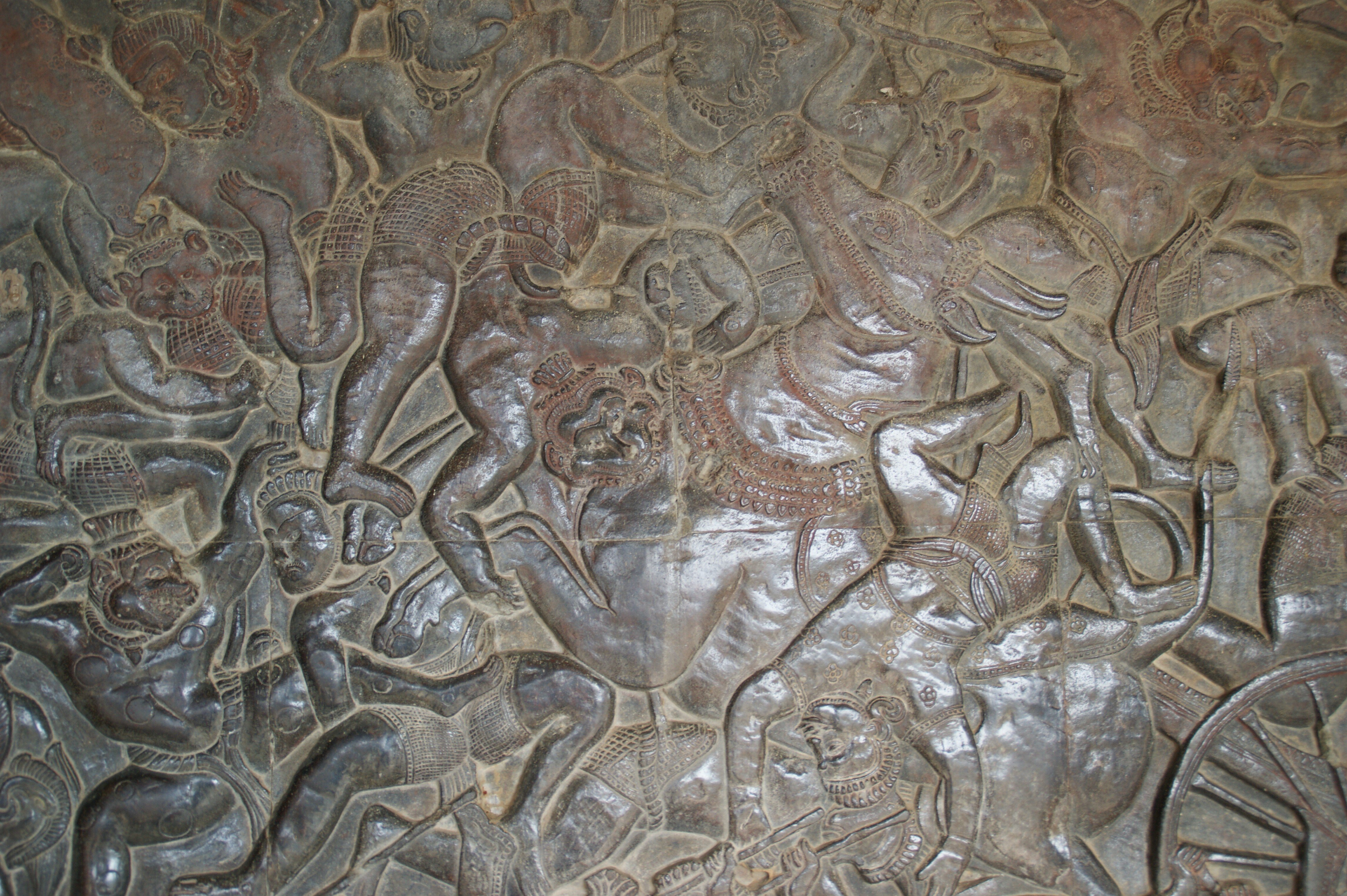 アンコール遺跡群 ⑫ アンコールワット・第一回廊の数々のレリーフ｜食