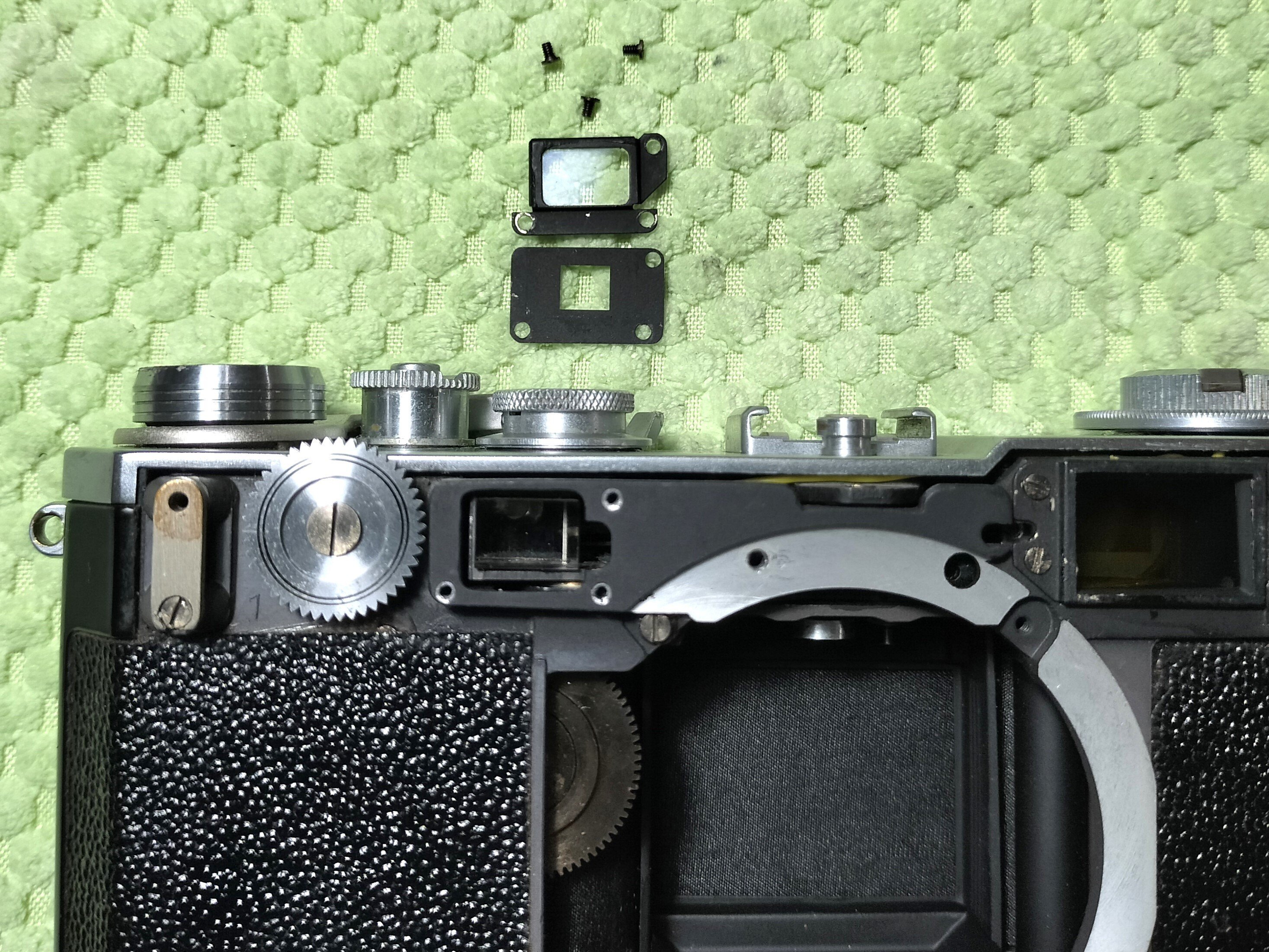 Nikon S2の前カバー分解｜フィルムカメラ修理のアクアカメラ