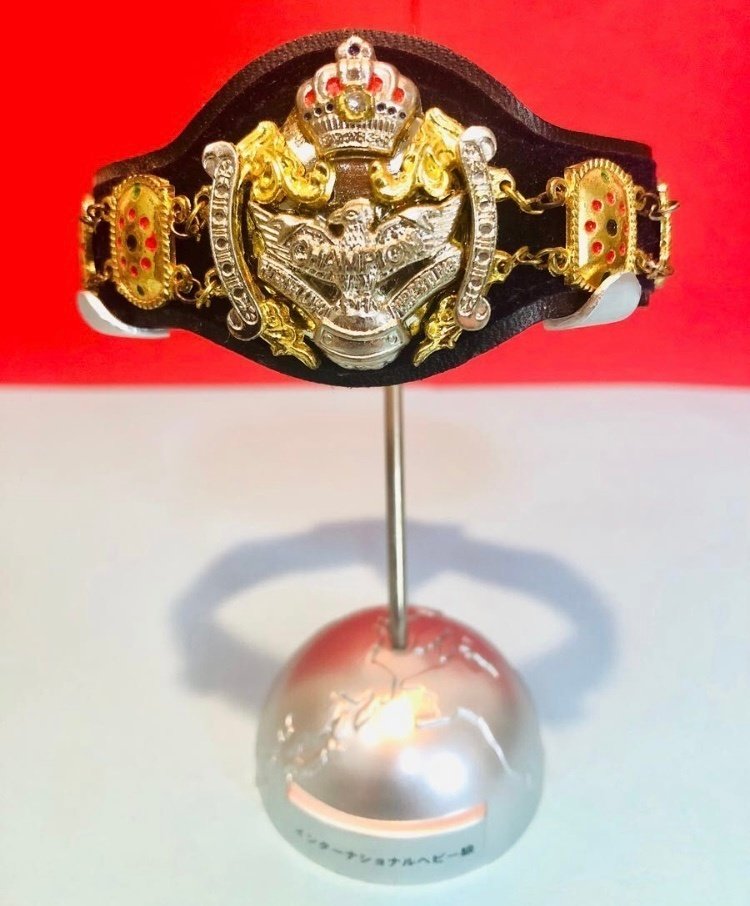 完売】これぞ王道の証！『全日本プロレス チャンピオンベルト1/6