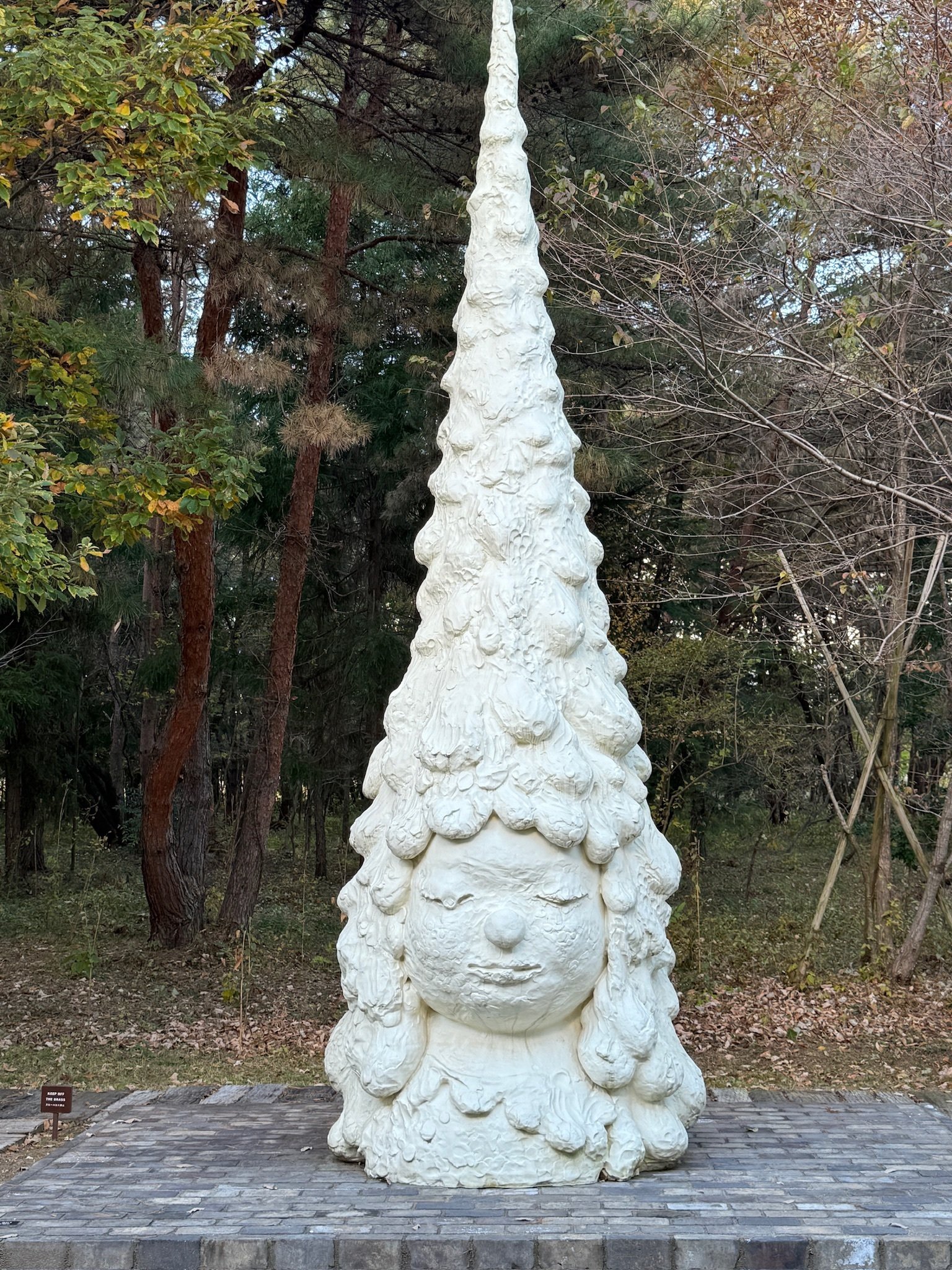 N's Yardで奈良美智さんの世界に浸る｜DOKASEN